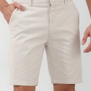 Levi's Junior 18R flat Front Shorts White Off 11” Inseam Twill Mid Rise